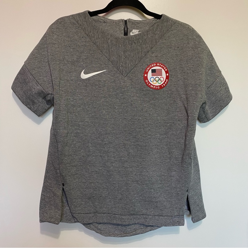Nike Women’s Team Usa Crew Sweatshirt Sz Small Gray  Tech Fleece
